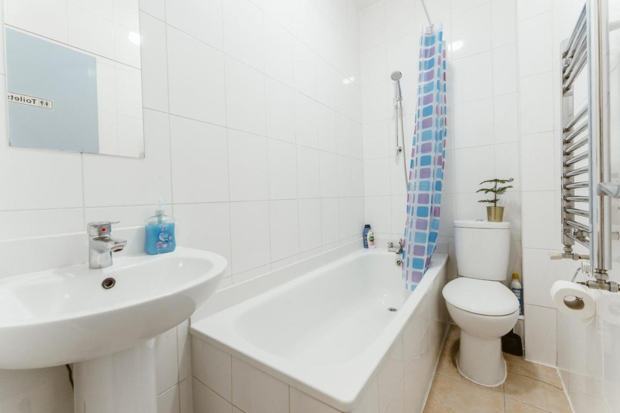 Upton Park Bedrooms 25 Min To Central ロンドン エクステリア 写真