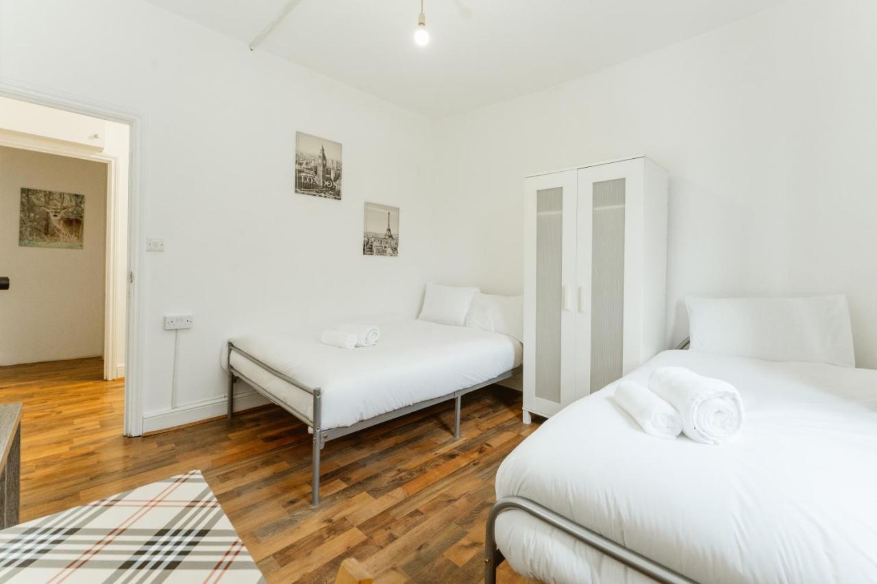Upton Park Bedrooms 25 Min To Central ロンドン エクステリア 写真
