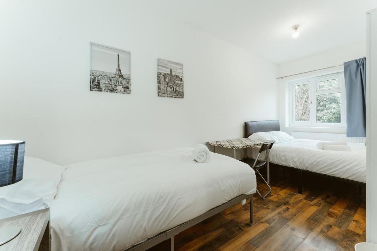 Upton Park Bedrooms 25 Min To Central ロンドン エクステリア 写真